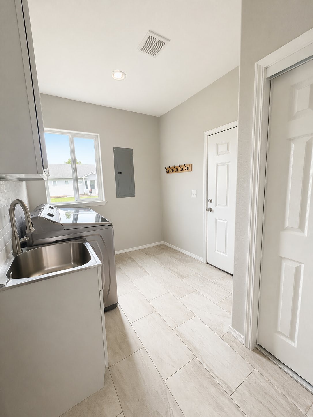 11104 S. Mccalister Ave – photo 3