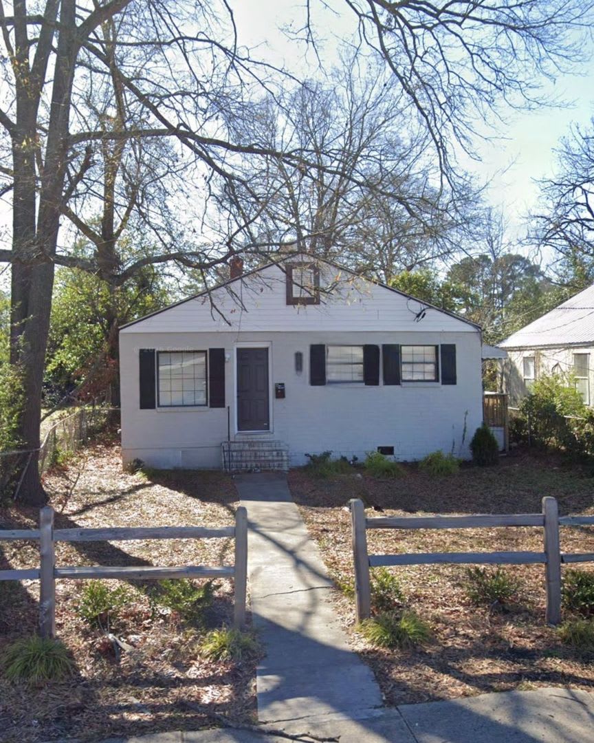 Price Reduced 1946 Greene St Augusta Ga 3 Bedroom 1 Bath Home 1200 Month Accepts Section 8 Vouchers 200 Off First Month S Rent – photo 1