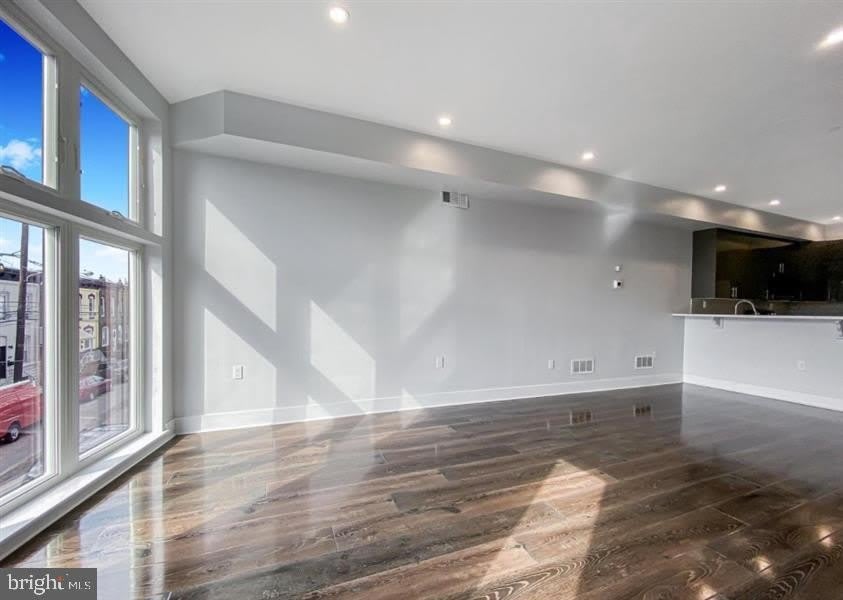 2211 MOORE Street – photo 3