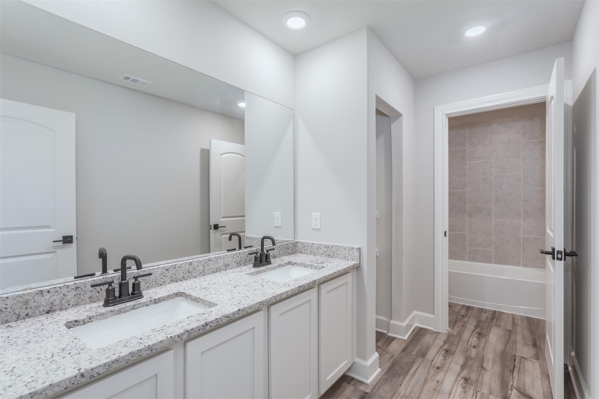 1905 Mckee Court – photo 5