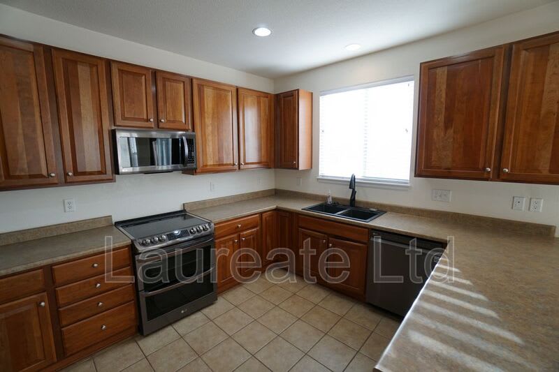 10213 Uravan St – photo 4