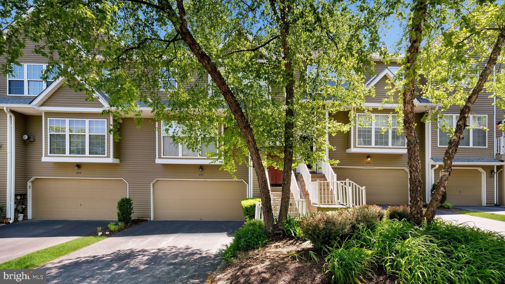 137 Weybridge Drive – photo 3