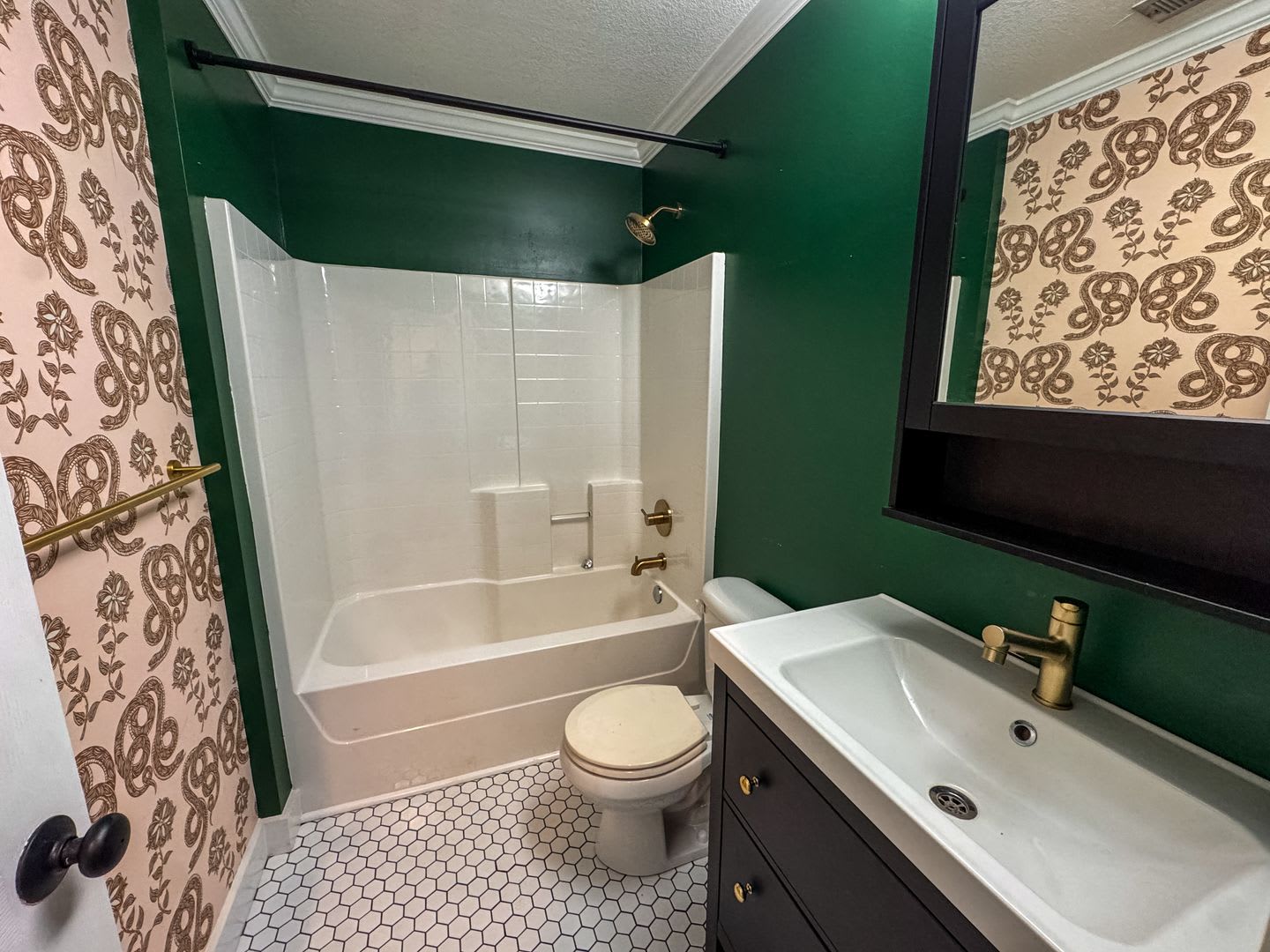 3-Bedroom Townhouse in Virginia Beach – photo 5