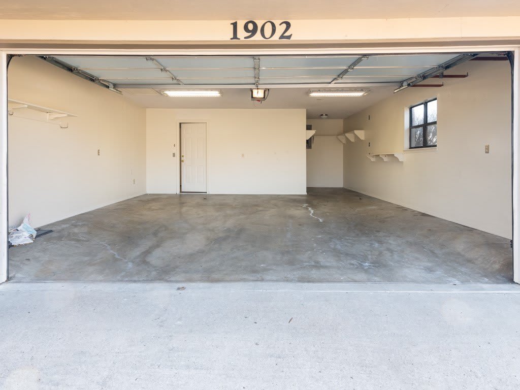1902 Thrush Street – photo 3