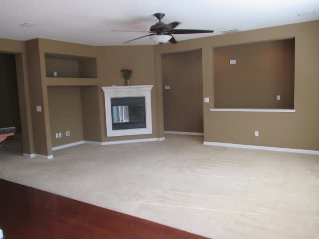 The Lakes 4Br 3B With Loft Granite Counters – photo 3