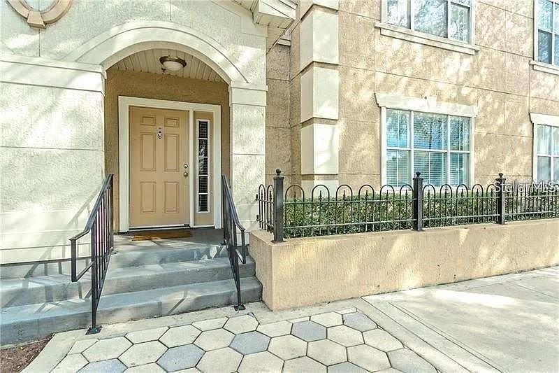 204 SOUTH STREET – photo 1