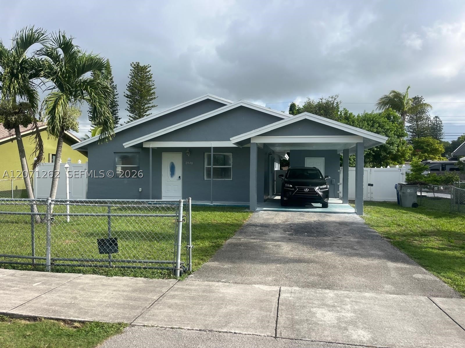 2571 NW 5th St – photo 1