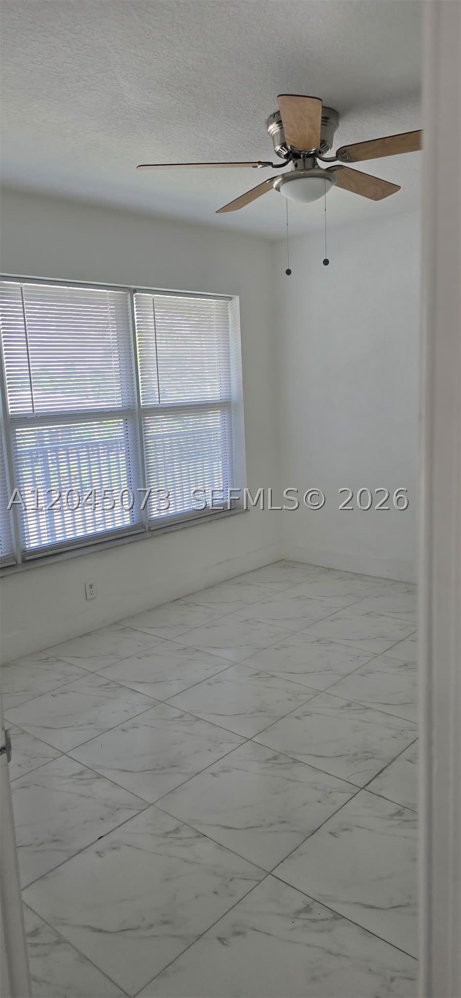 3260 NE 19th Ave – photo 4