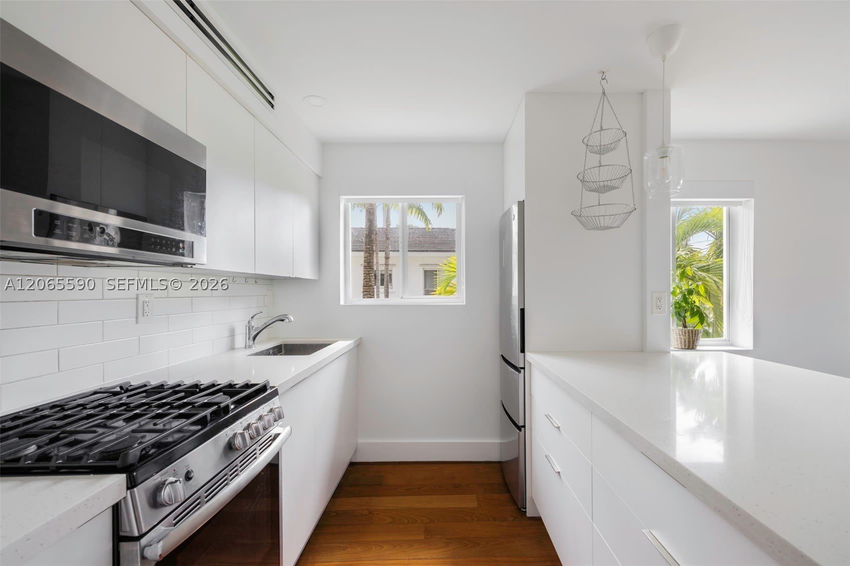 741 6th St – photo 2