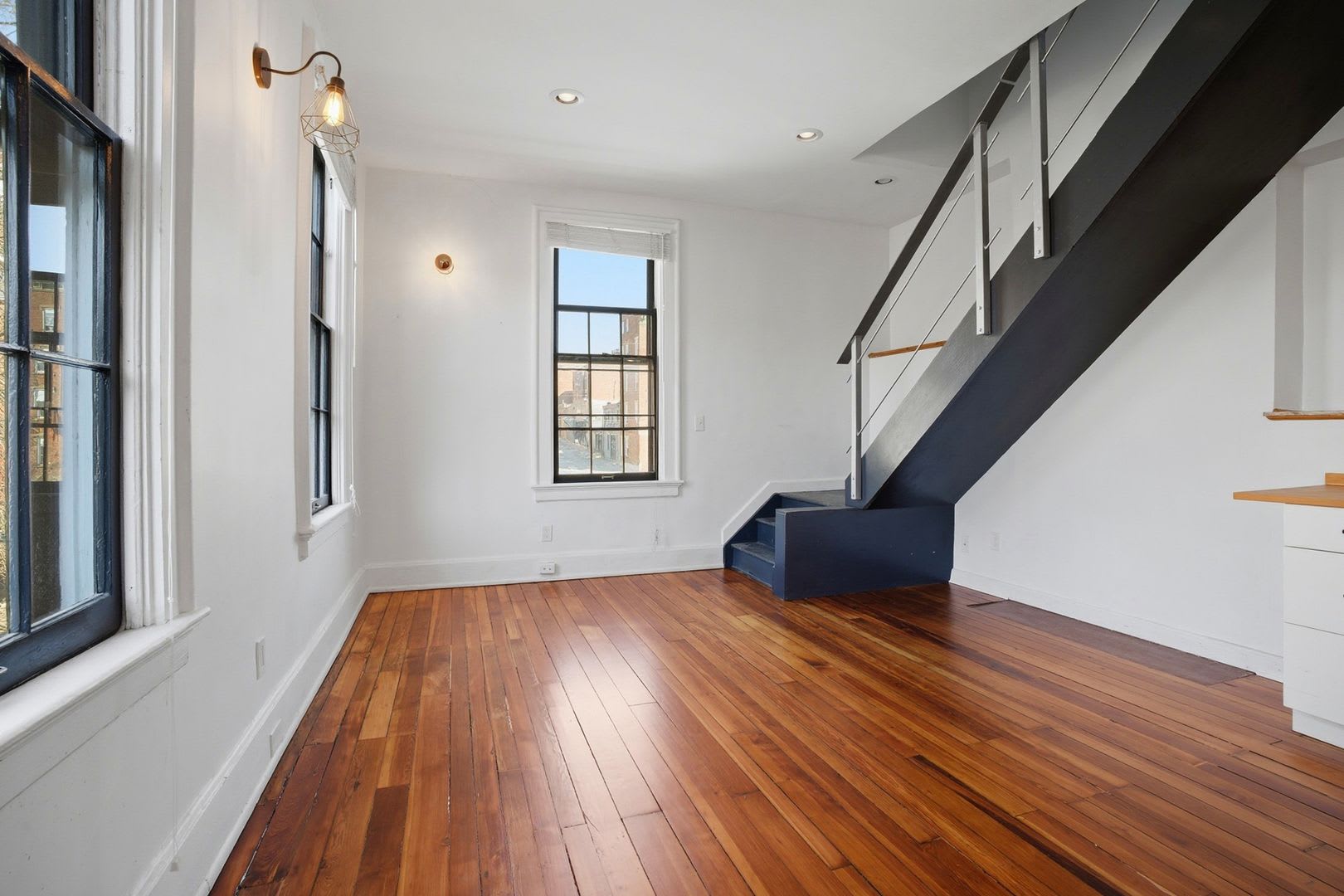 Vibrant One Bedroom Apartment in Over the Rhine – photo 4