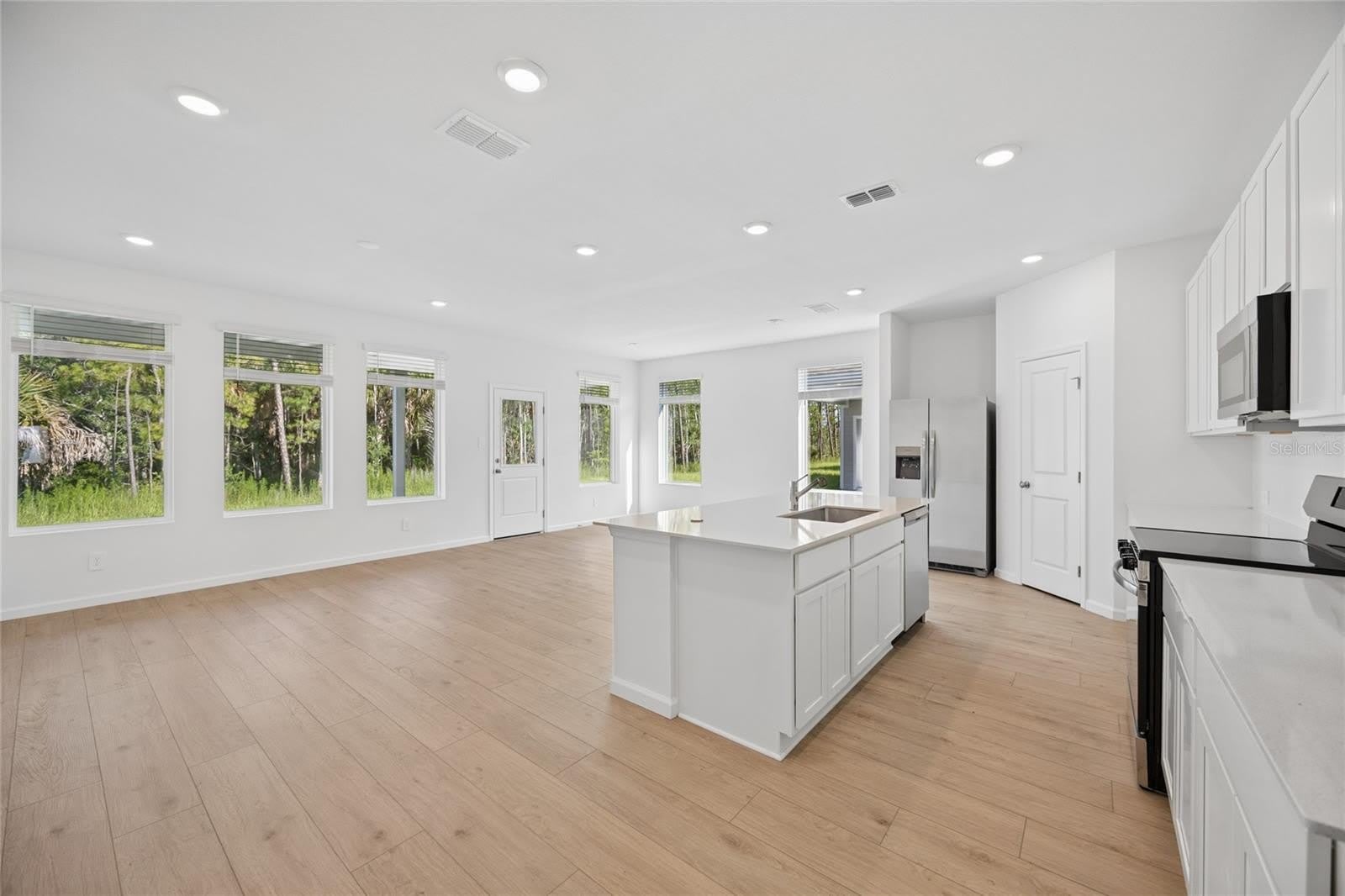 5087 LOGGIA LANE – photo 3