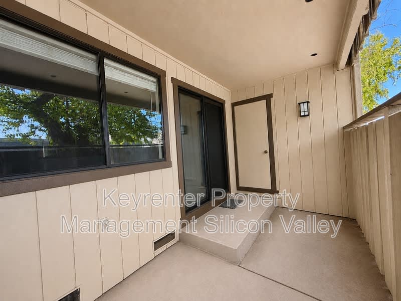 1418 Capurso Way – photo 5