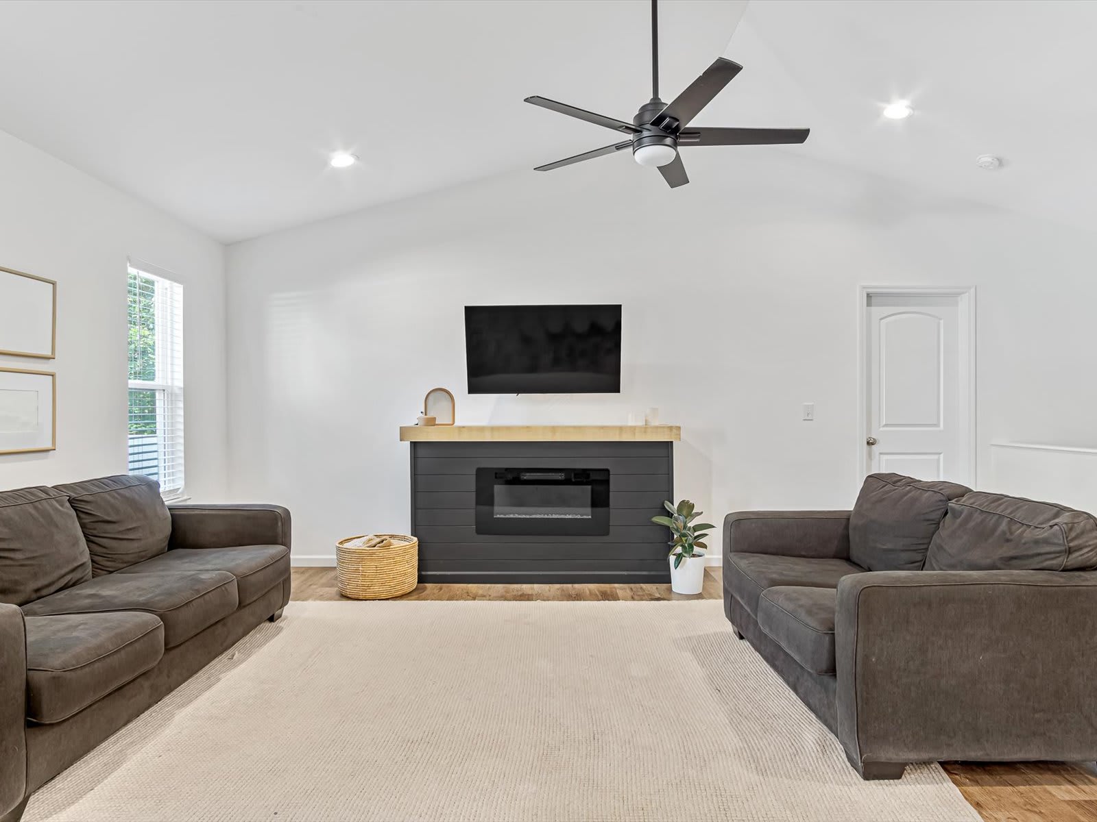 1159 Lear Lane – photo 4