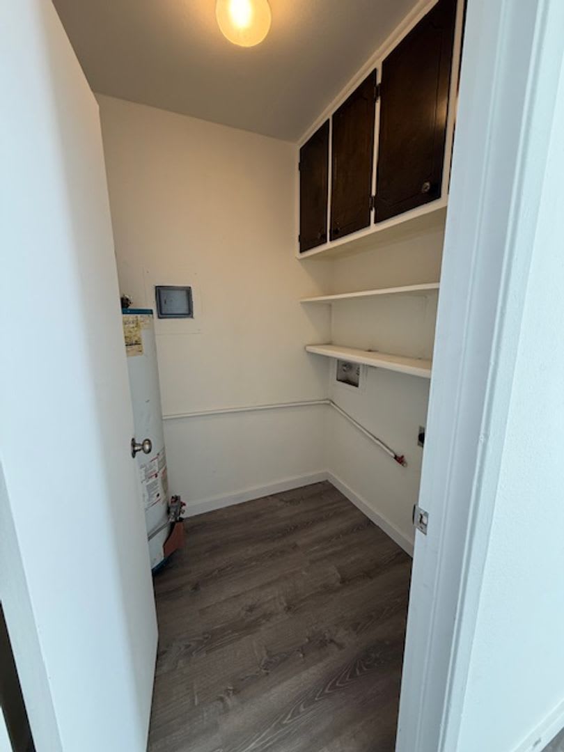 Price Reduced Completely remodeled and beautiful 2 Bedroom apartment available – photo 5