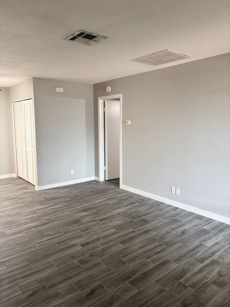 **BEAUTIFUL RENOVATED 2 BEDROOM/2 BATHROOM PATIO HOME IN CHANDLER (CHANDLER BLVD & COOPER)** – photo 4