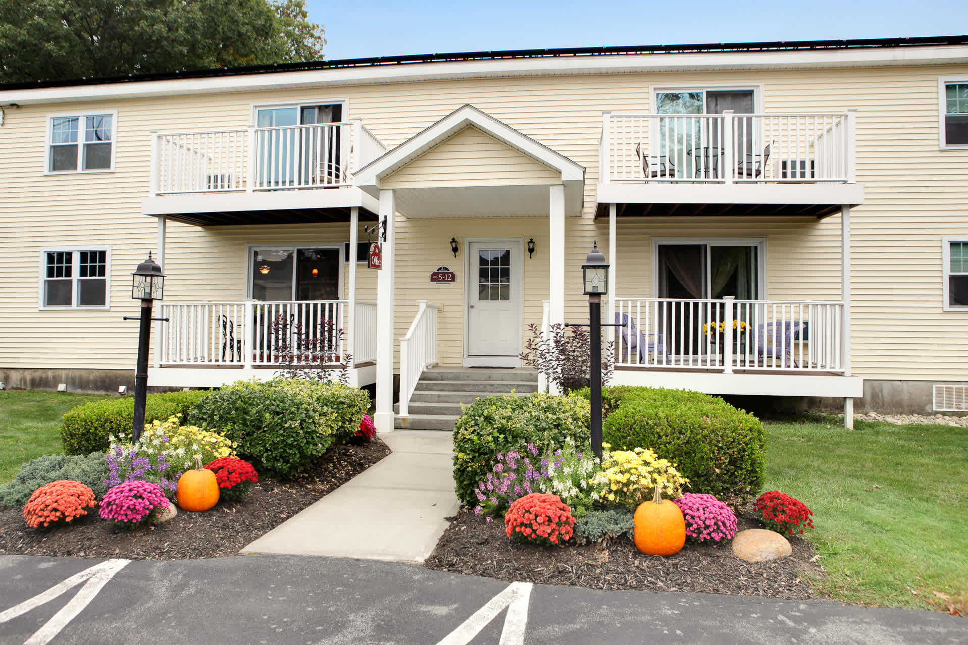 Saratoga Garden Apartments – photo 2