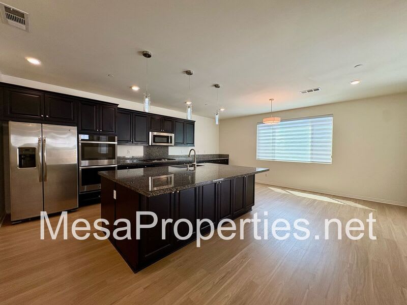 3244 E Yellowstone Drive – photo 3