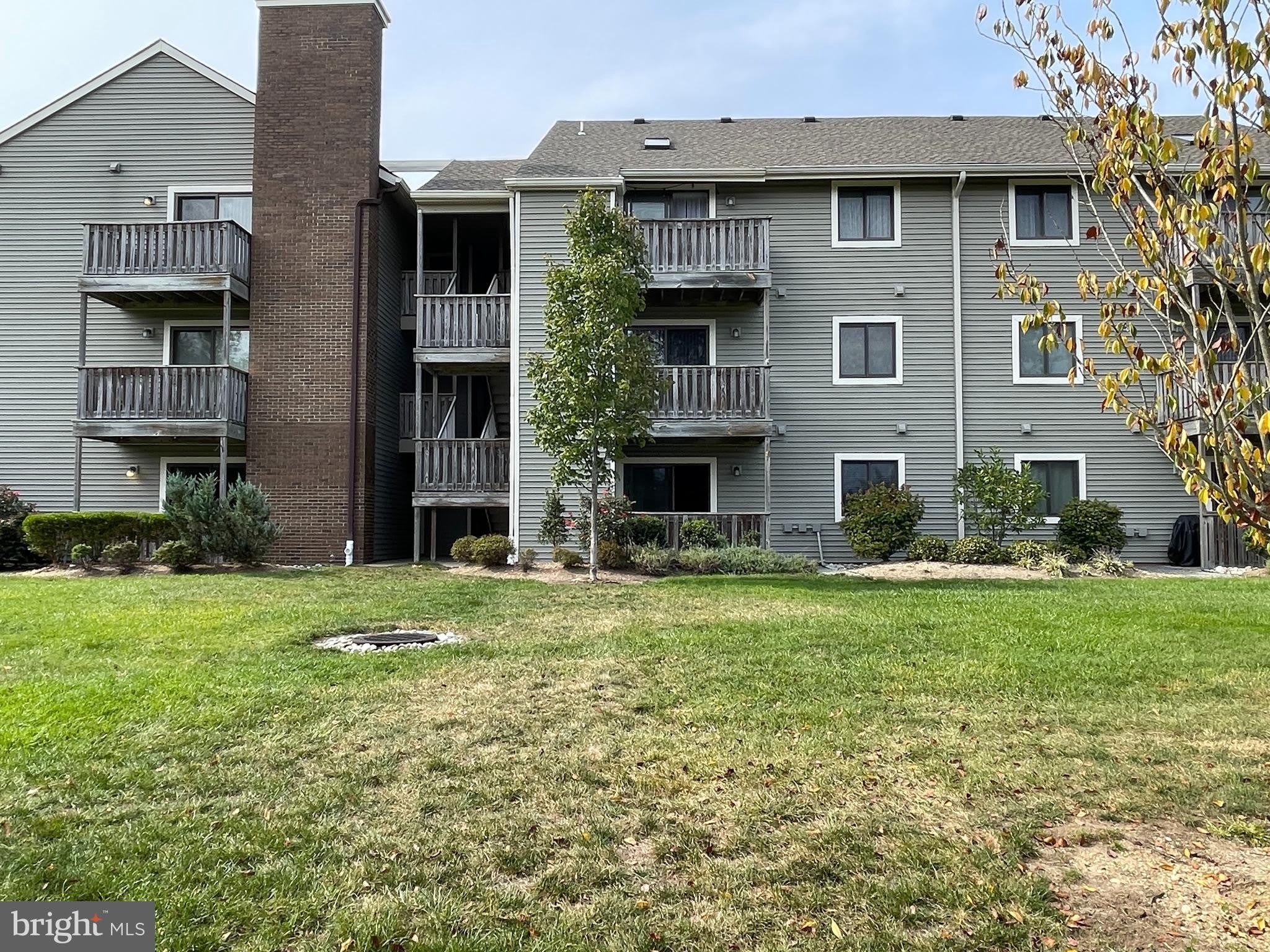 1216 RAVENS CREST Drive – photo 1