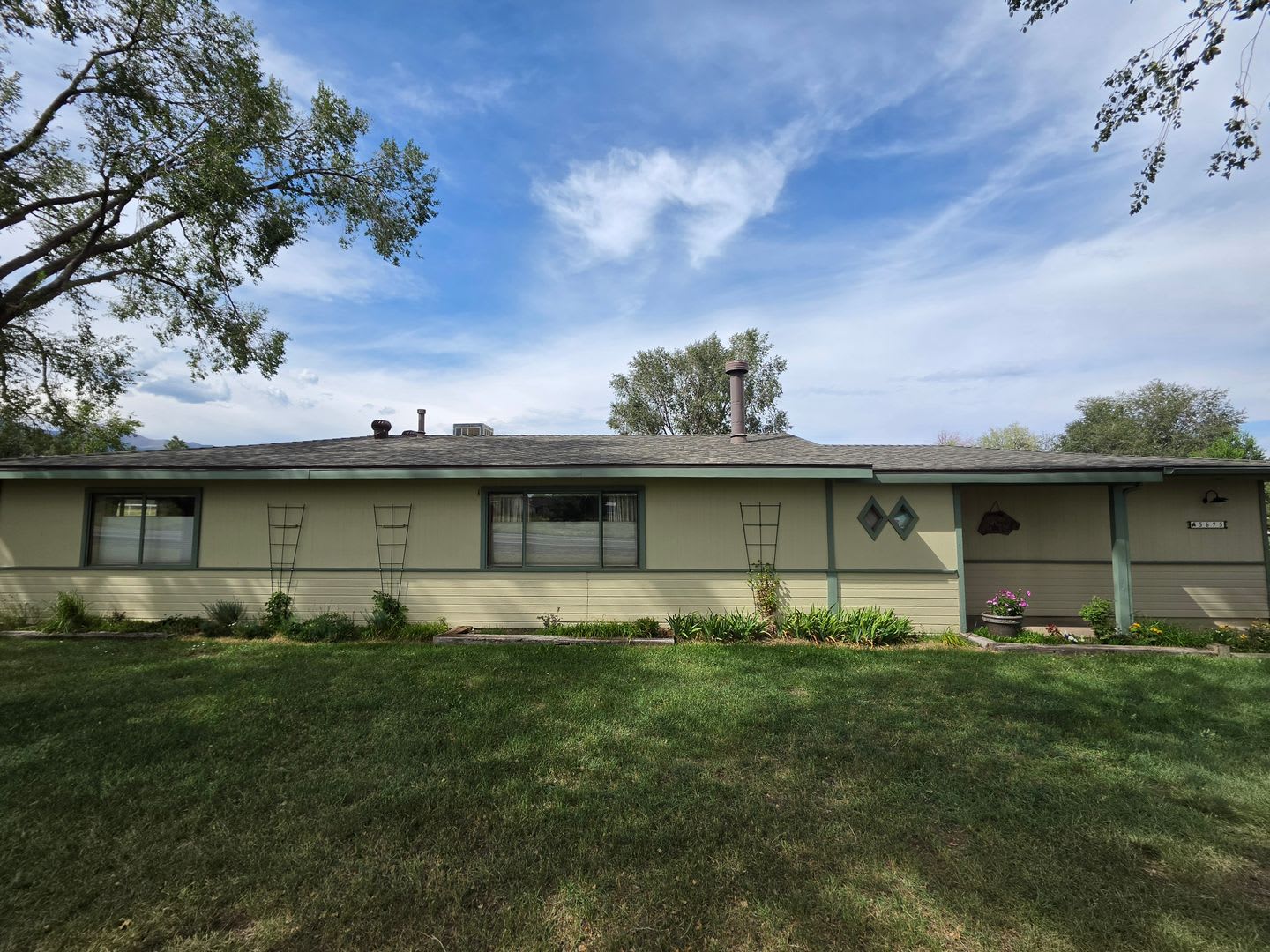 Short-Term Furnished 3-Bedroom Home on 2 Acres – photo 2