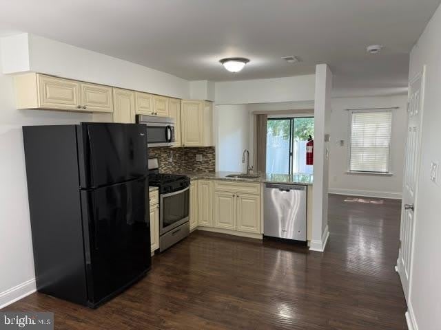 1042 BAYWOOD Drive – photo 4