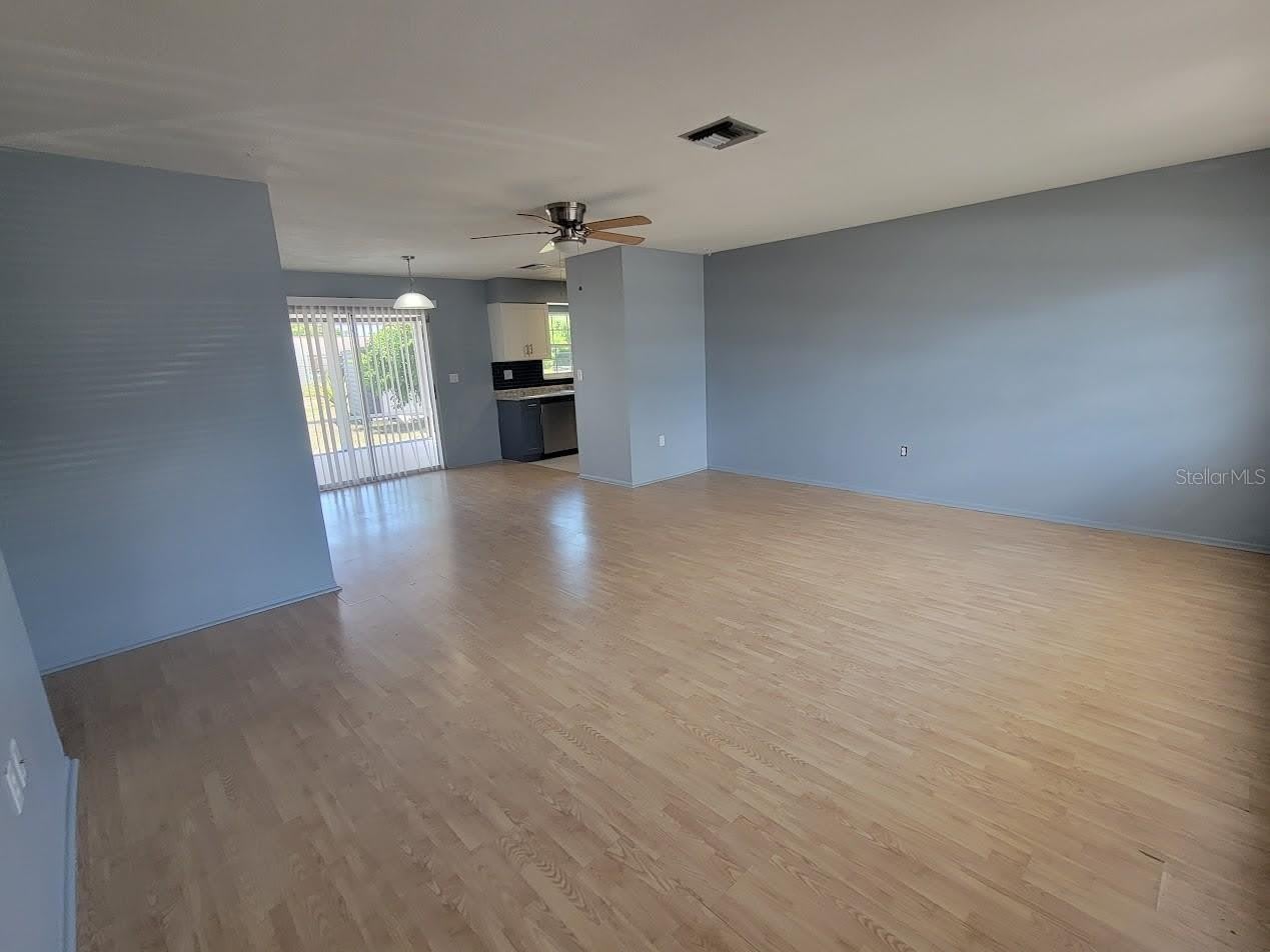 22329 Niagara Avenue – photo 5