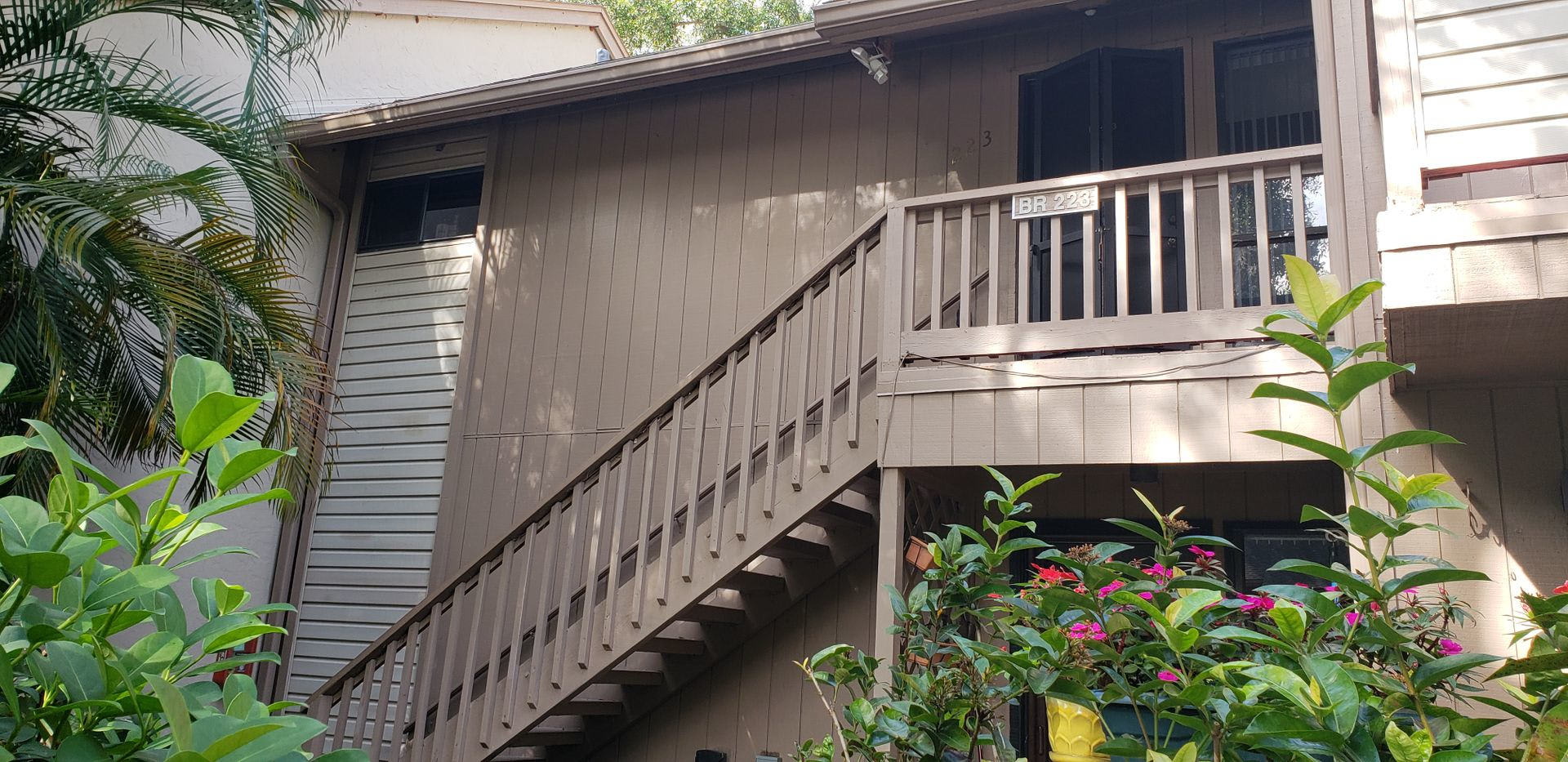 CHARMING PELICAN COVE CONDO! – photo 1