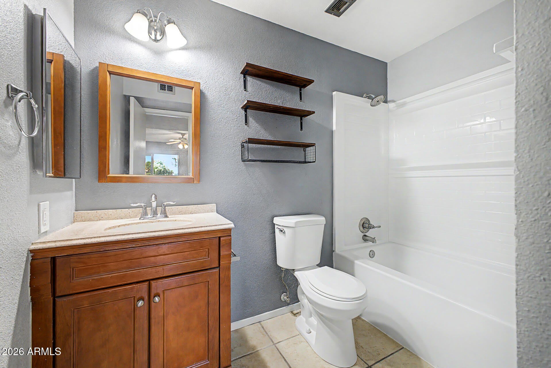 540 N May Street – photo 4