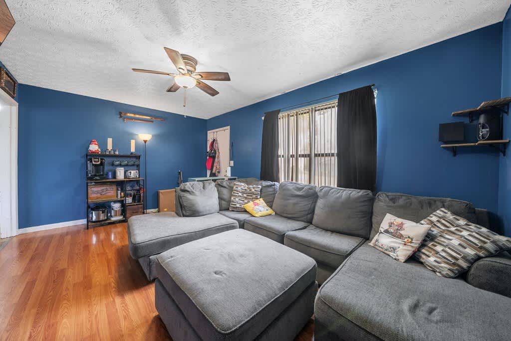 1405 Barberry Place – photo 3