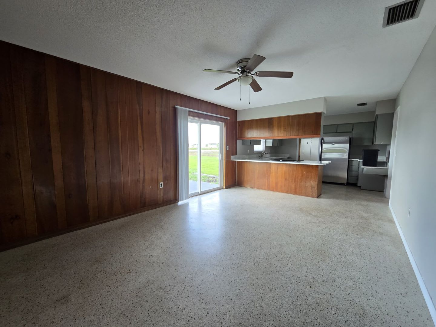 Spacious 3-Bedroom Florida Ranch-Style Home in Plant City – photo 4