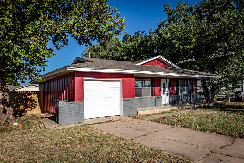 3015 Northeast Pioneer Boulevard – photo 3
