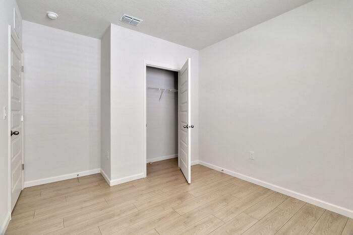 1434 Garabaldi Circle Southeast – photo 2