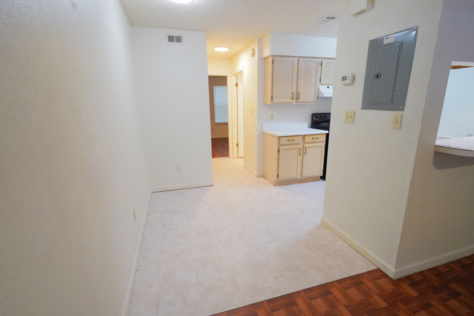 3 Bed / 2 Bath END Unit Townhome in Popular Westridge! – photo 4