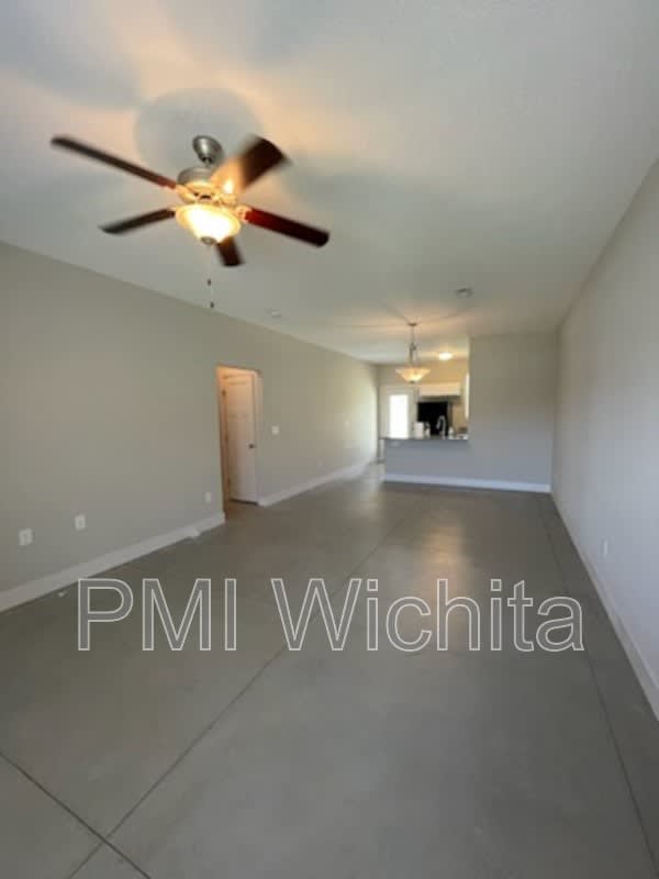 8113 E 34th Ct S – photo 4