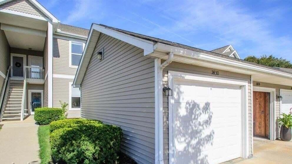 1430 S Fox Pointe Circle – photo 2