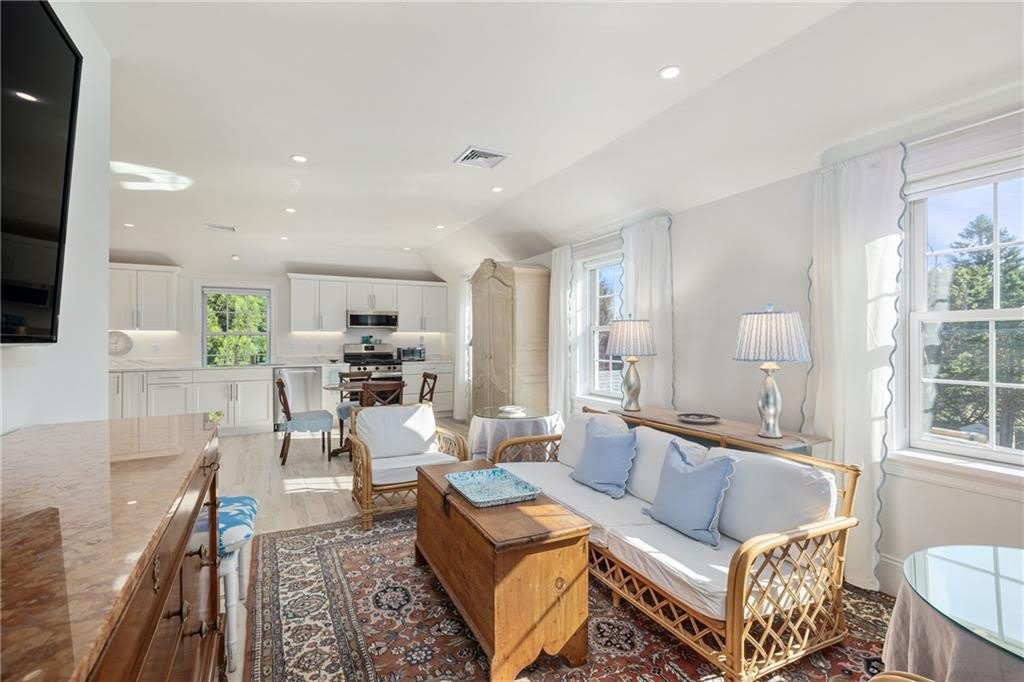 342 Boulevard – photo 1