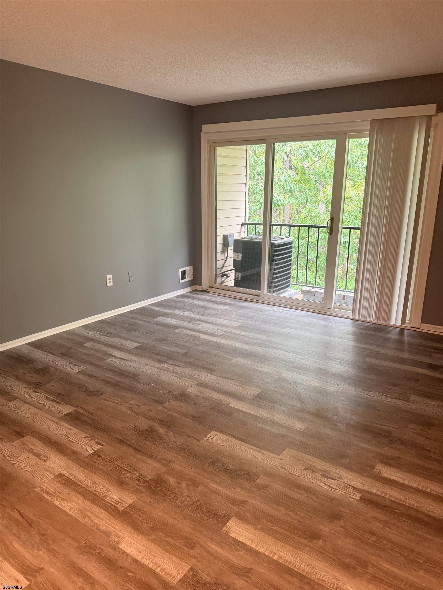 12 Federal Ct – photo 2