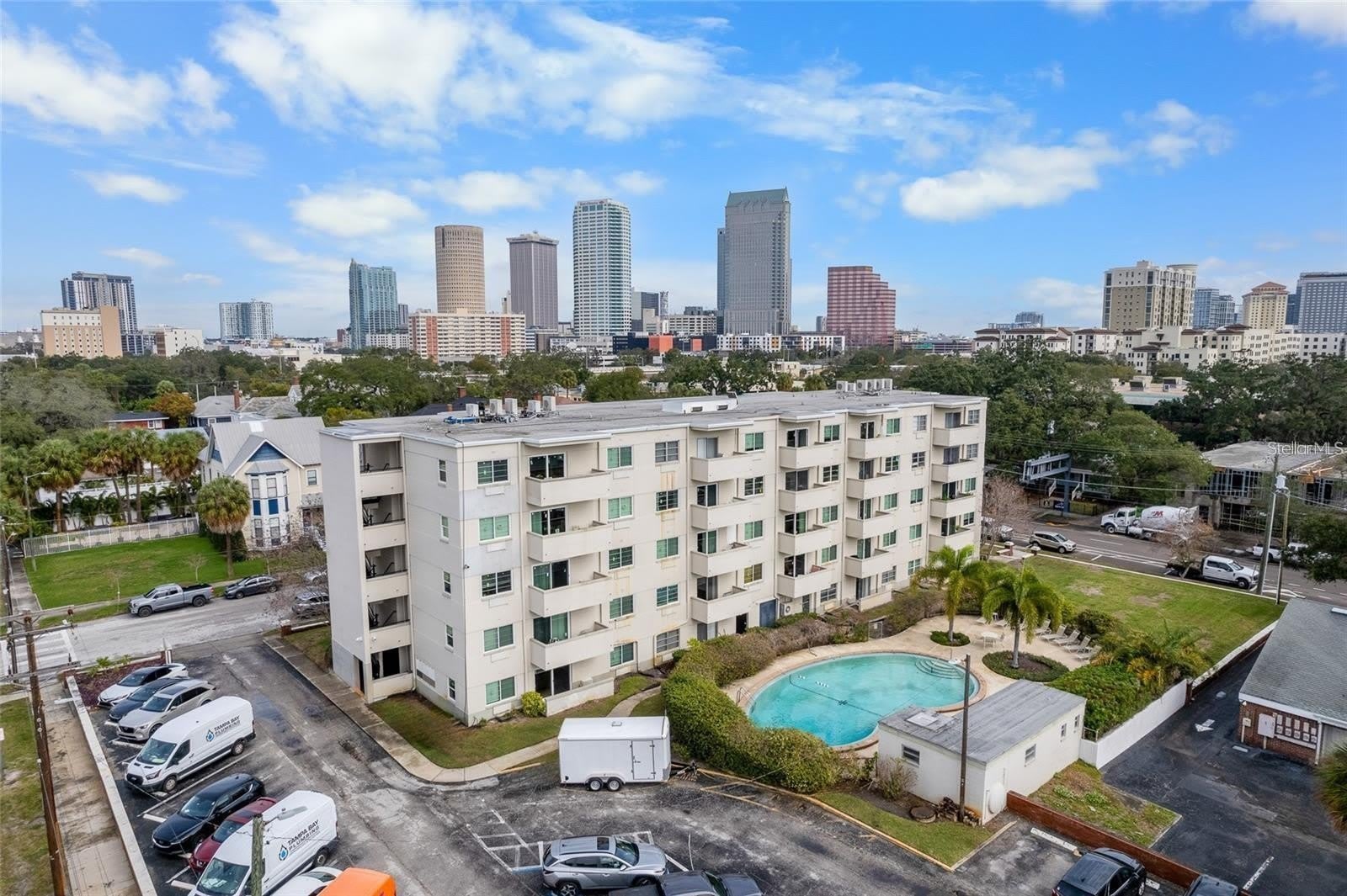 406 S CEDAR Avenue – photo 1