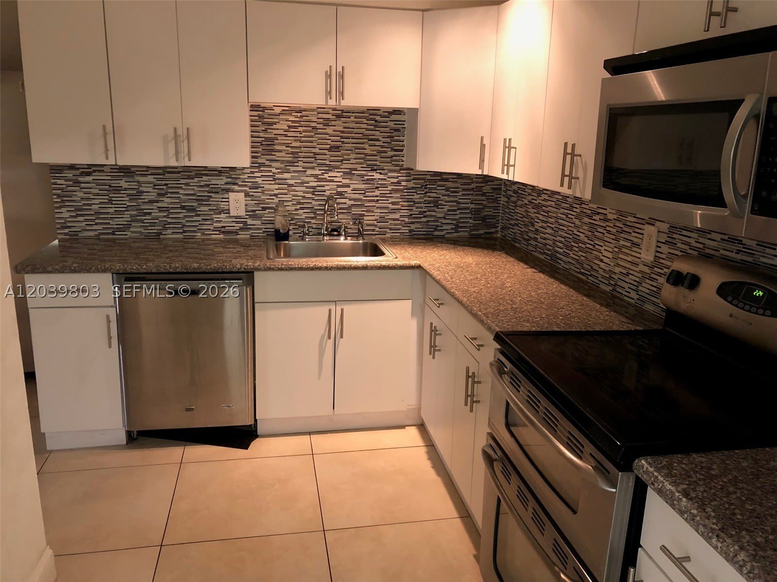 2801 SW 81st Ave – photo 2