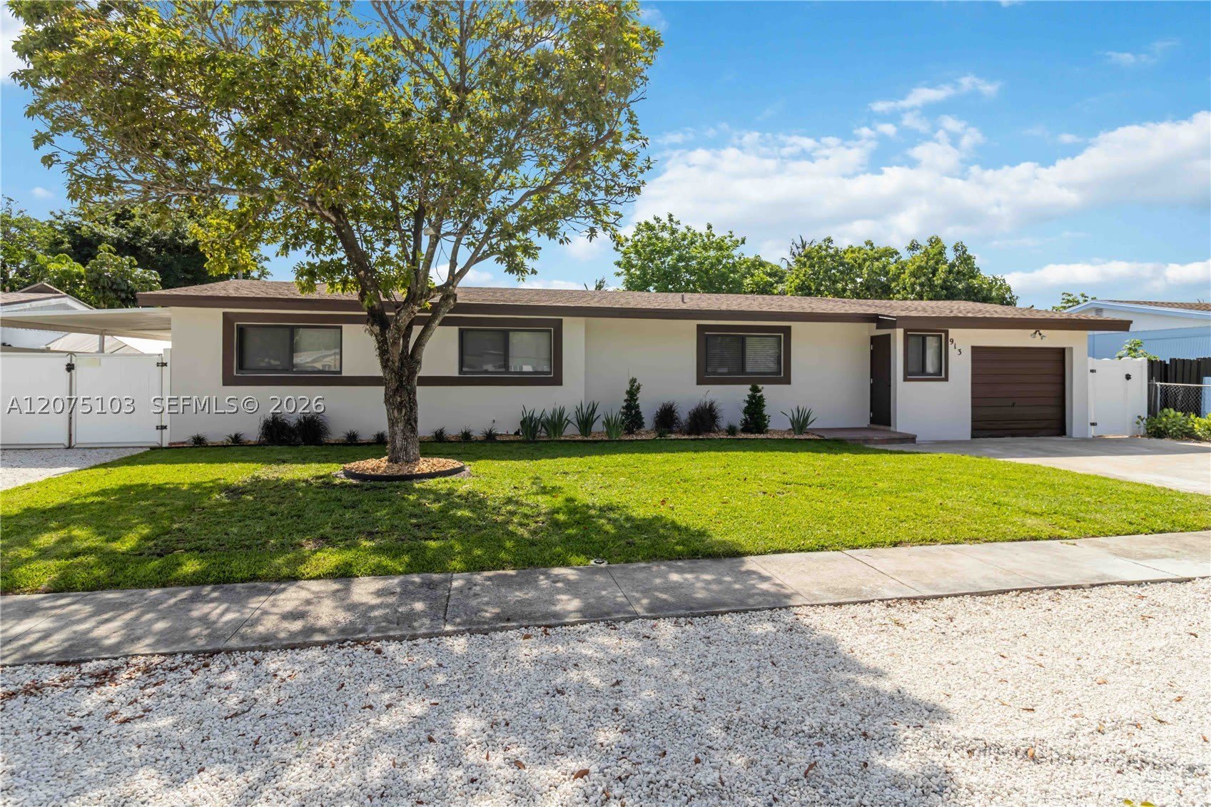913 SW 49th Ave – photo 4