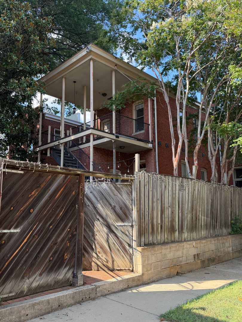2301 W Grace Street – photo 3