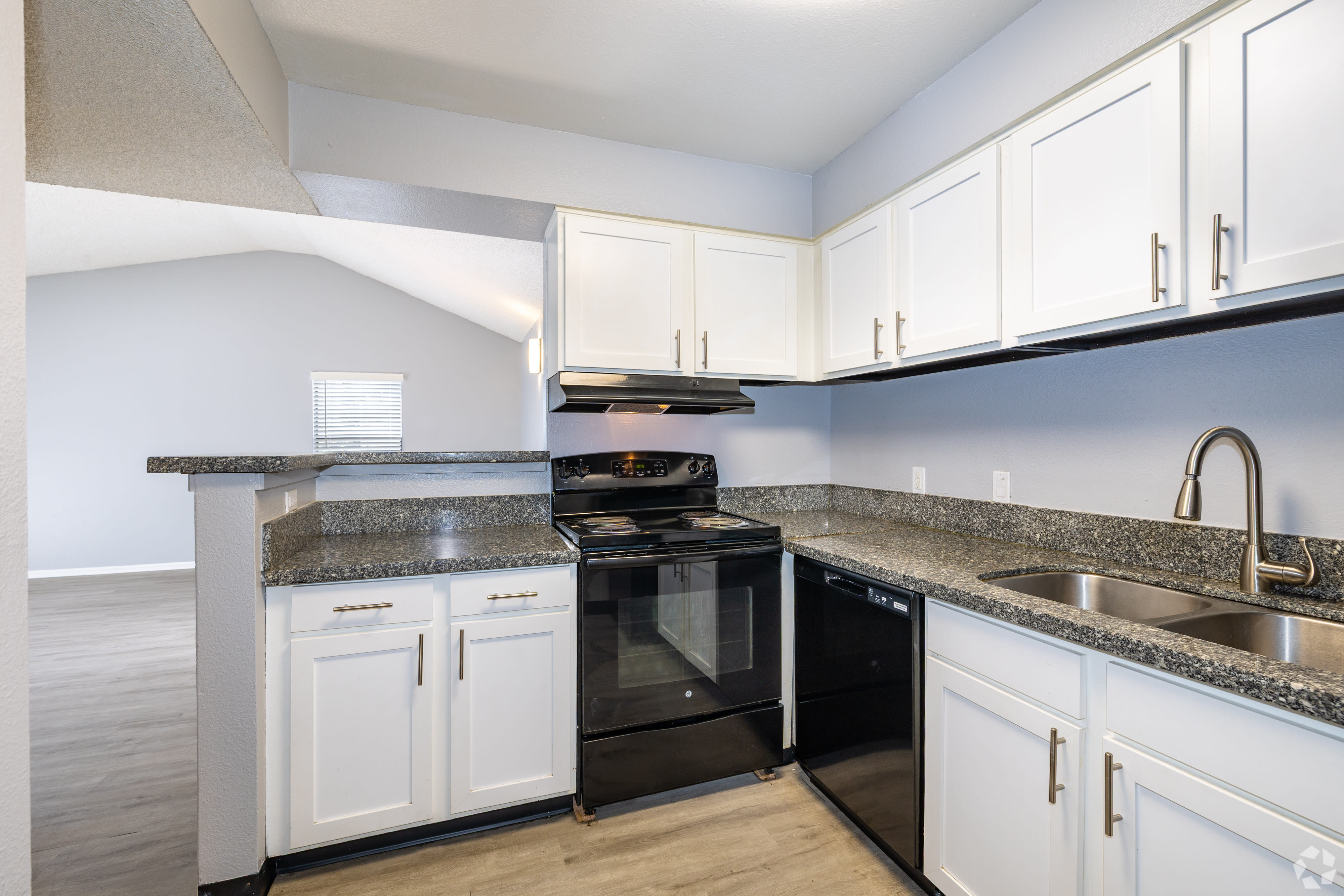Parkside Apartments – photo 3