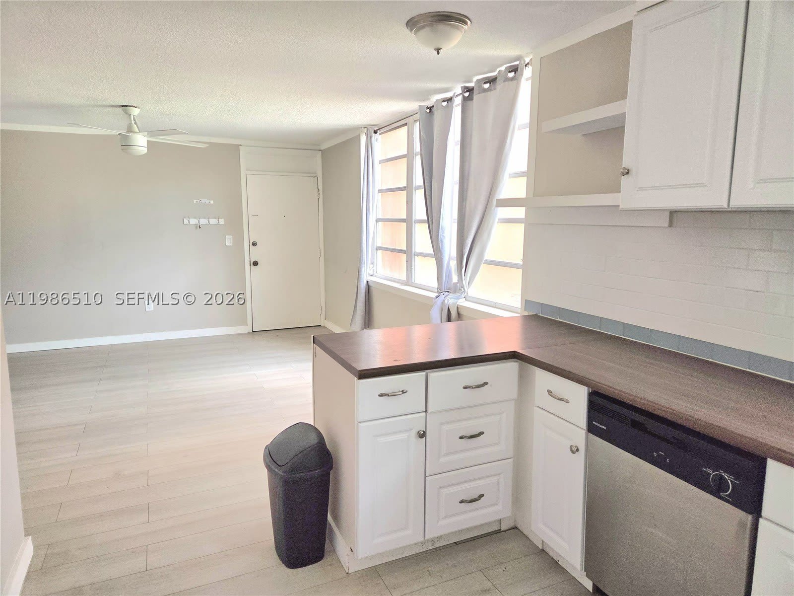 1700 NE 191st St – photo 2