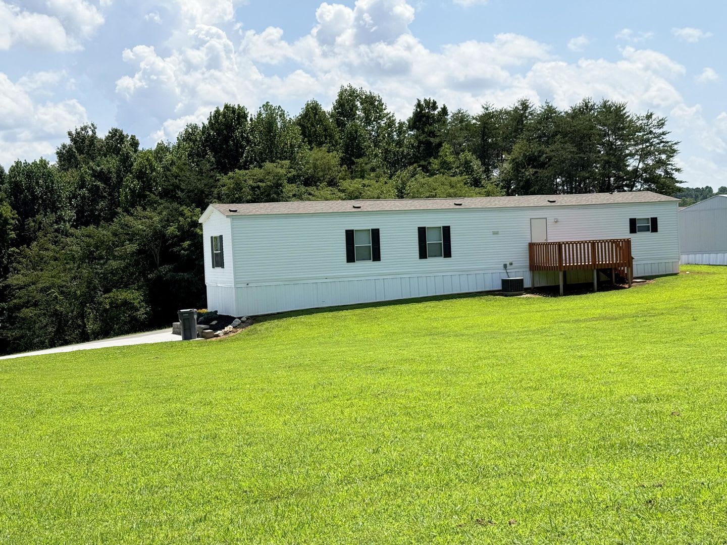 Louisville 37777 3 Bedroom 2 Bath – photo 2
