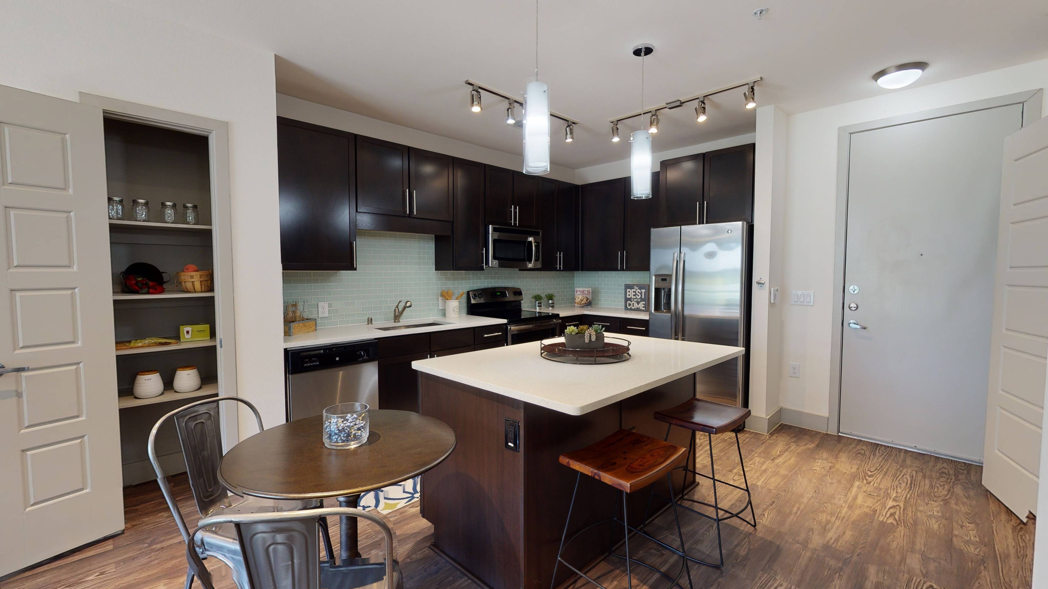 Eleven10 at Farmers Market Apartments – photo 3