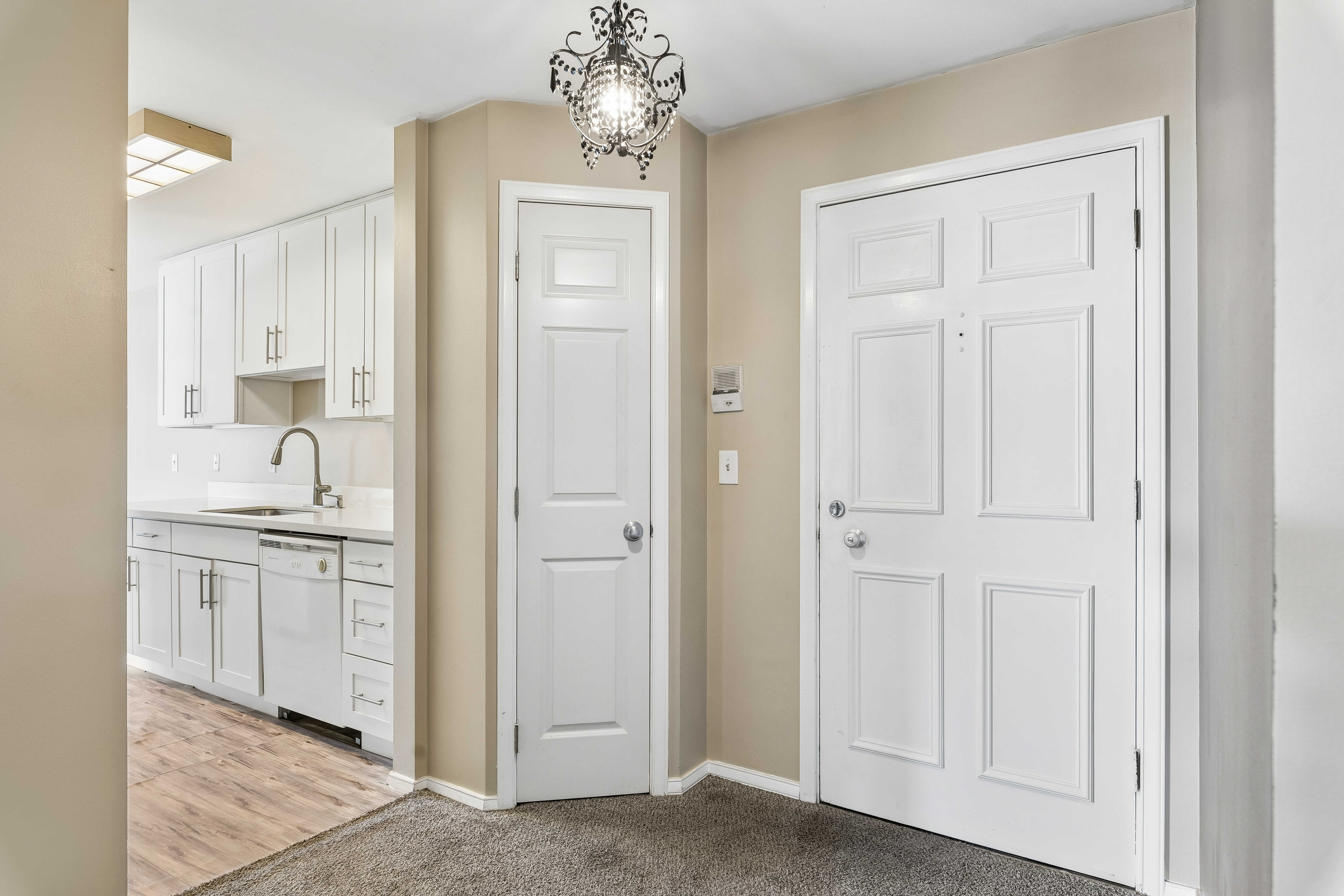 10129 Main Street – photo 5