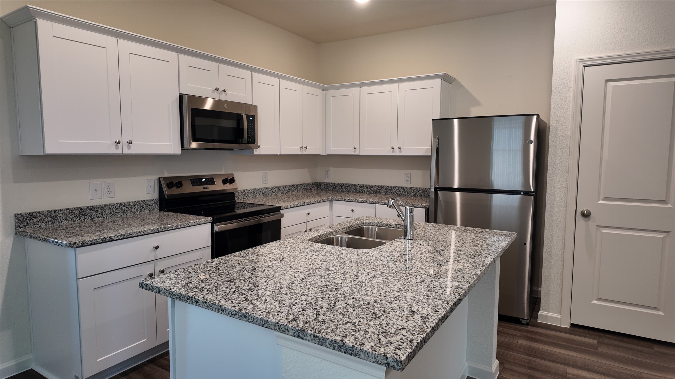 2105 Burnwood Street – photo 5