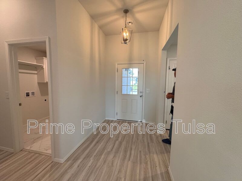 3401 E. 153rd St. S. – photo 3