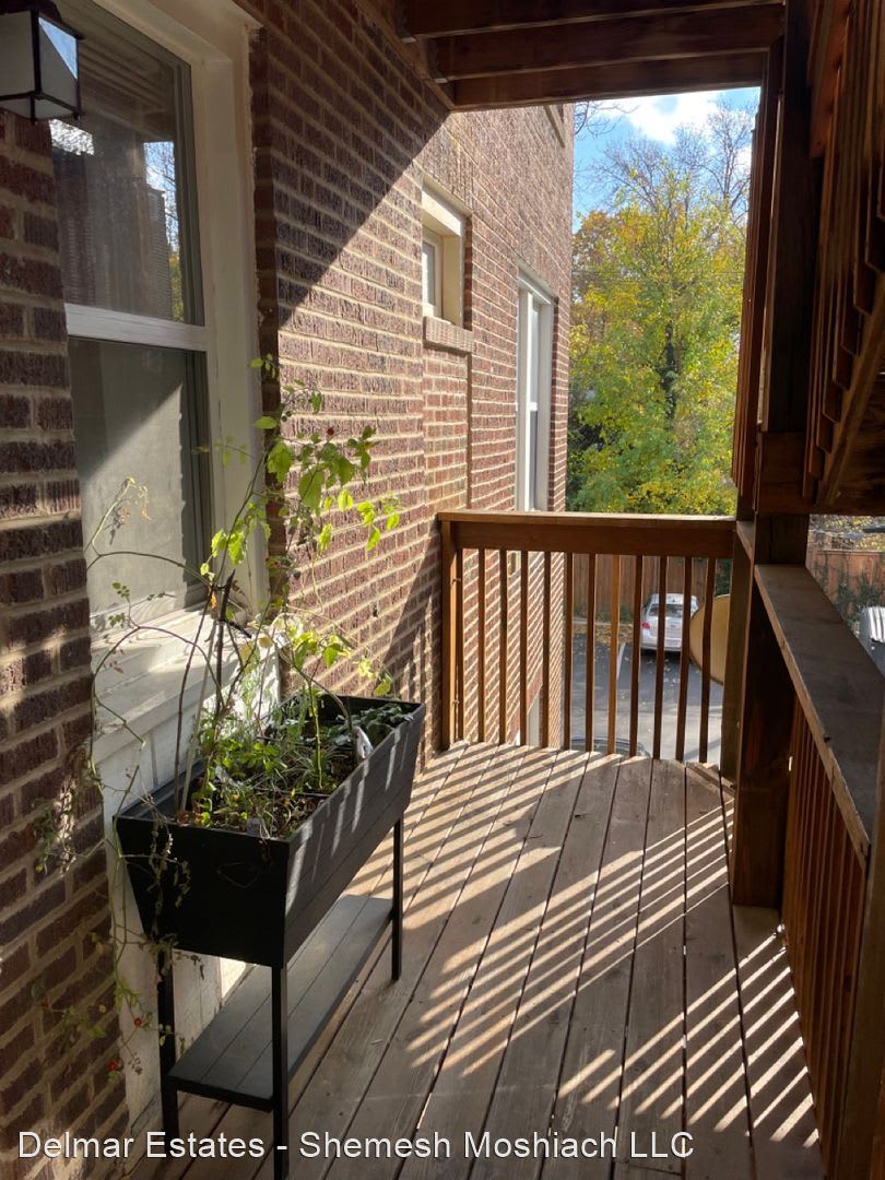 5474 5564 Delmar Blvd – photo 2