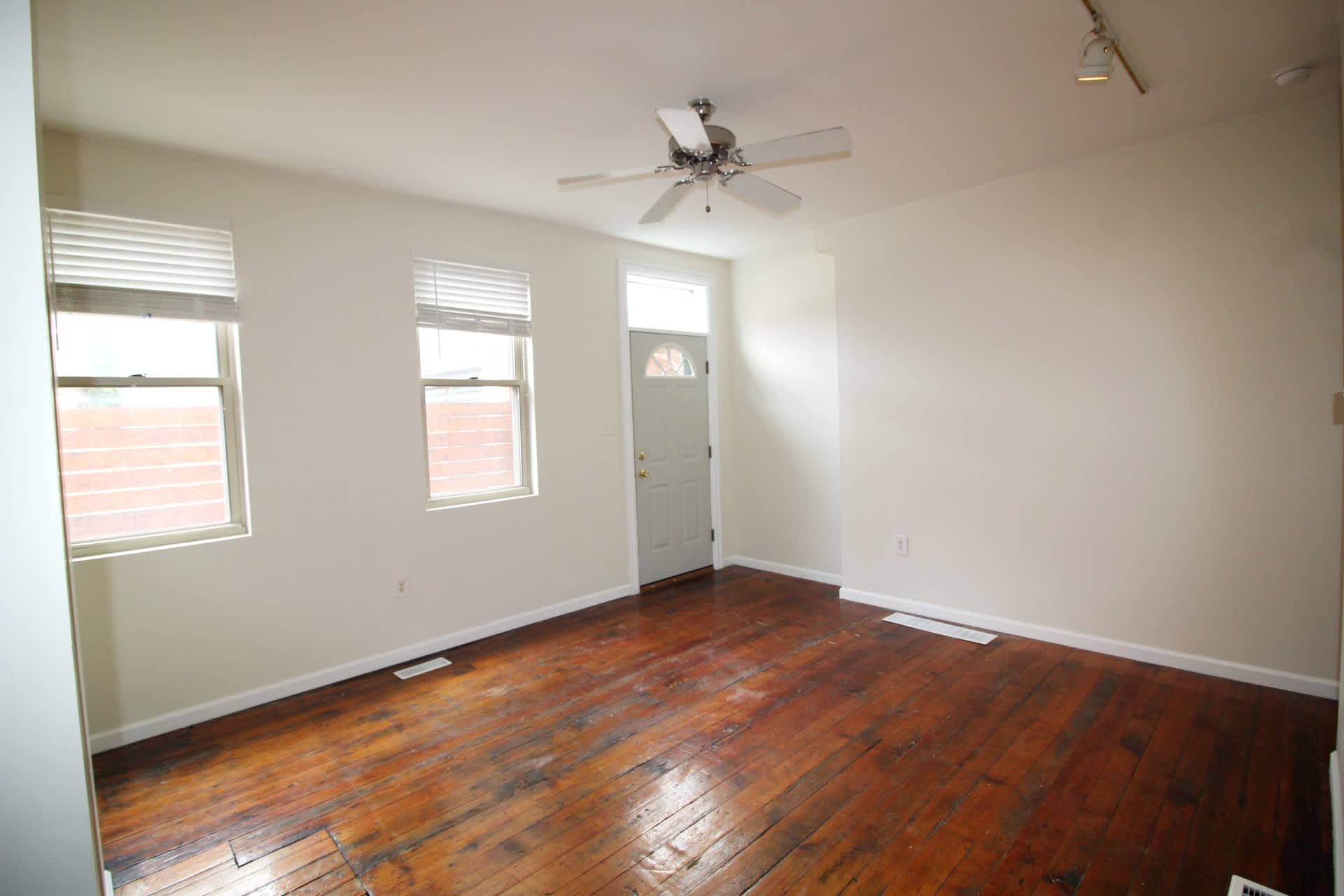 2104 Carey Way – photo 2