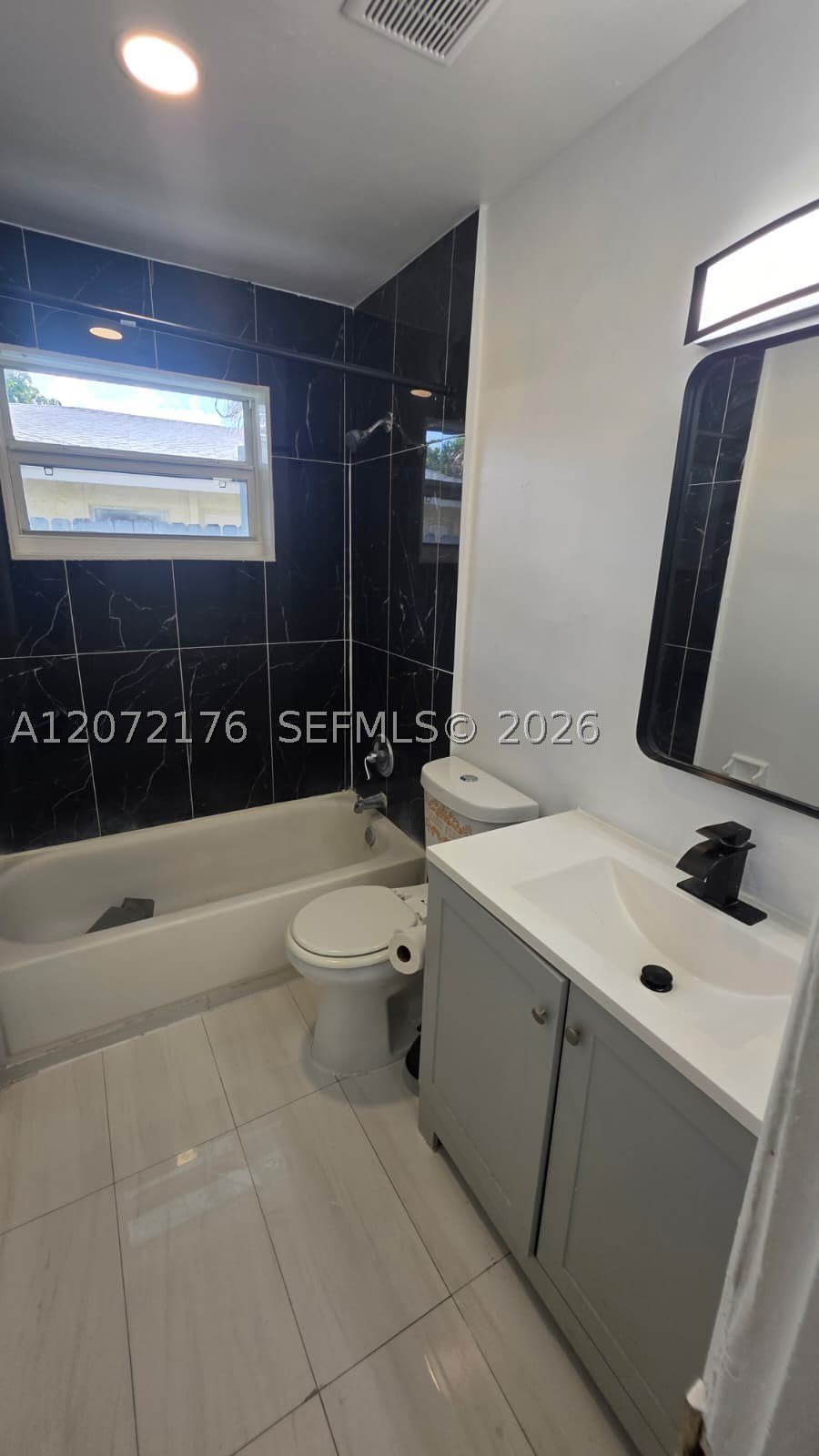 5303 NW 18th Ct – photo 3